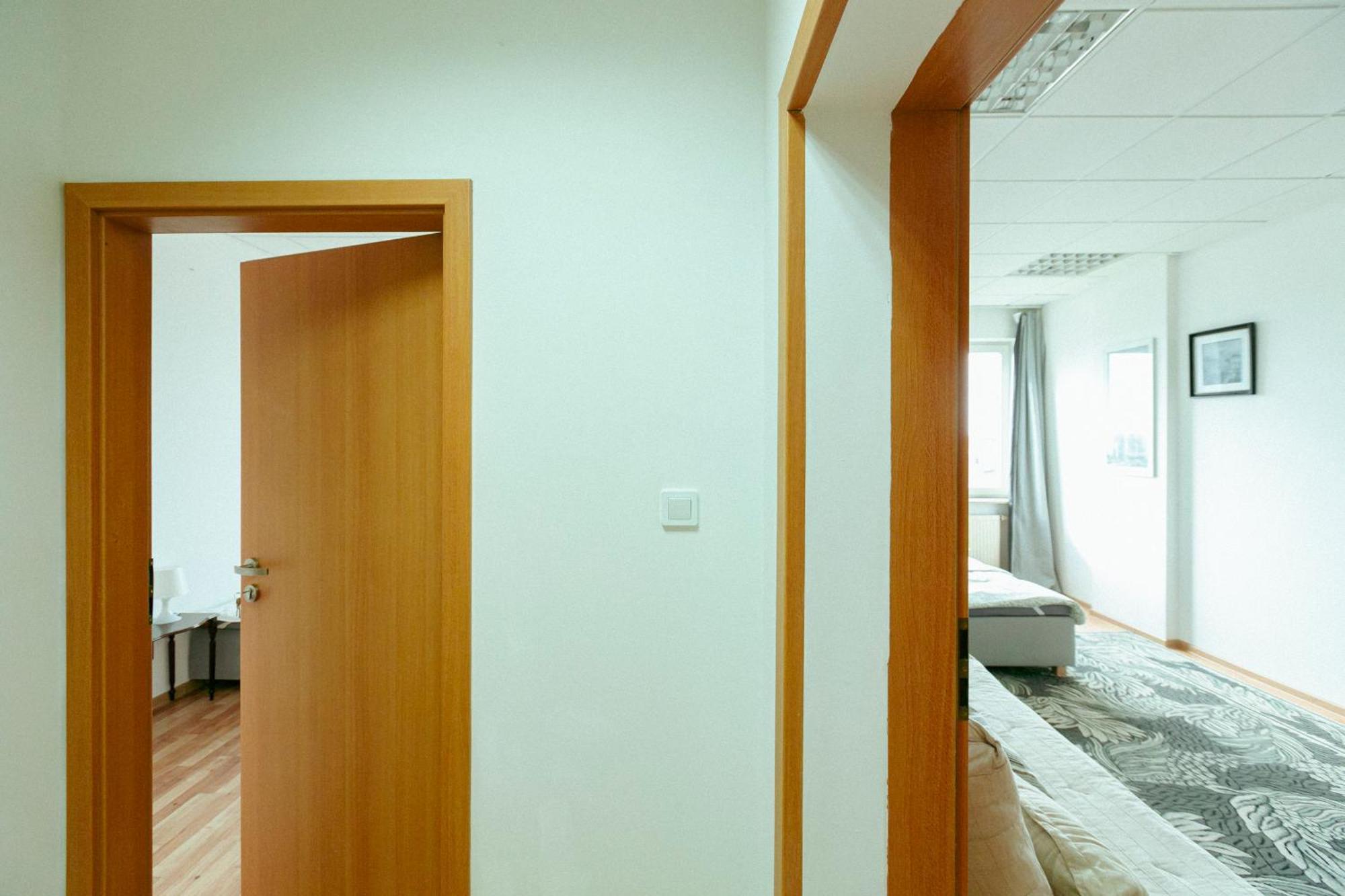 Hostel Metro Kabaty ワルシャワ エクステリア 写真